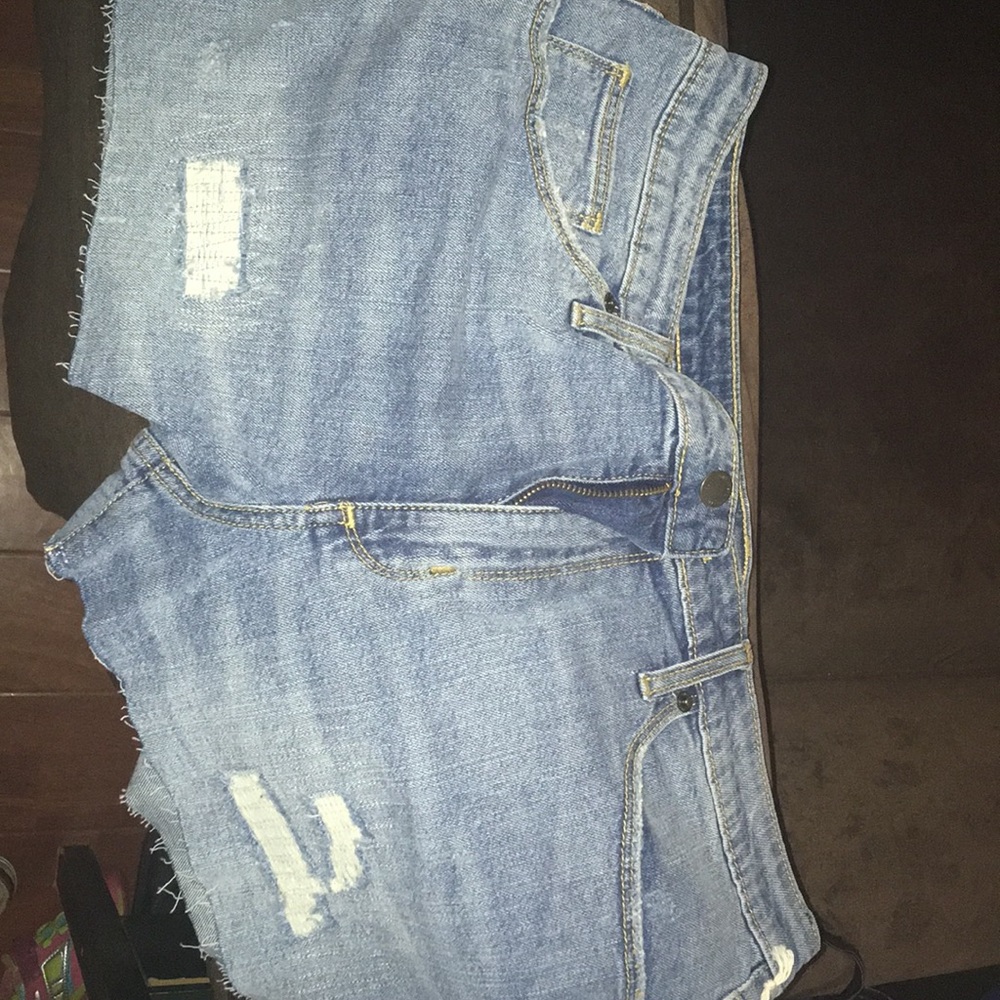 Universal thread size 14 new shorts